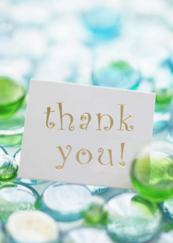 无人,竖图,俯视,室内,特写,白天,游戏,玩具,父亲节,许多,阴影,节日,朦胧,模糊,庆祝,透明,光线,英文,标志,文字,影子,字符,字母,贺卡,水晶,祝福,玩,文化,娱乐,标识,弹珠,排列,绿色,卡片,庆典,休闲,益智,活动,纪念,英文字母,队列,发泄,消遣,欣赏,智力,礼仪,弹球,祝愿,感恩,宣泄,美观,玩耍,嬉戏,彩图,高角度拍摄