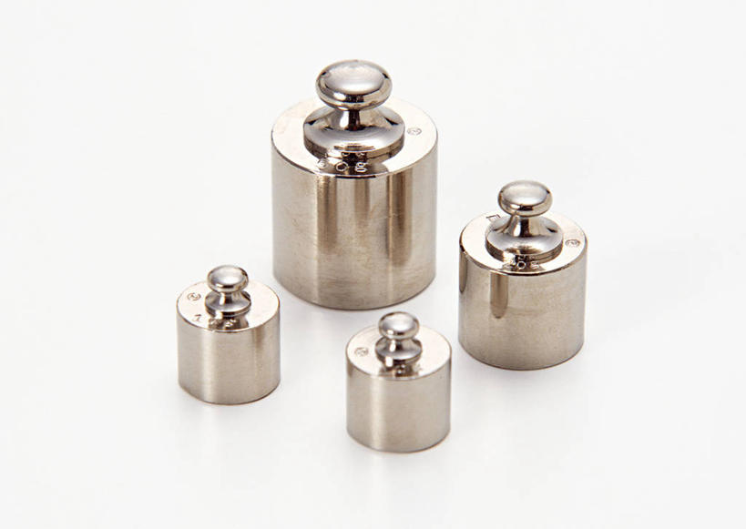 无人,横图,俯视,室内,特写,白天,白色背景,静物,金属制品,金属,砝码,四个,重量,摄影,影棚,衡量,计量,量具,质量,彩图,高角度拍摄,影棚拍摄,拍摄