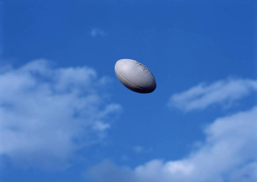 无人,横图,室外,白天,仰视,锻炼,成功,运动,合作,团队,信心,竞争,橄榄球,阴影,光线,影子,云,云朵,速度,云彩,运动器械,队伍,一个,蓝色,白云,蓝天,天空,阳光,天,健身器械,力量,平衡,晴朗,单个,协调,成就,下降,降落,健身器材,灵敏,合伙,柔韧,美式橄榄球,耐力,降低,下跌,下落,体育,美式足球,晴空,彩图,低角度拍摄,健身,运动器材