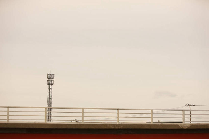 无人,栏杆,横图,室外,白天,仰视,石头,日落,石子,晚霞,霞光,落日,天桥,围栏,桥,护栏,黄昏,彩霞,人行桥,夕照,薄暮,石块,夕阳,彩图,低角度拍摄,傍晚,斜阳