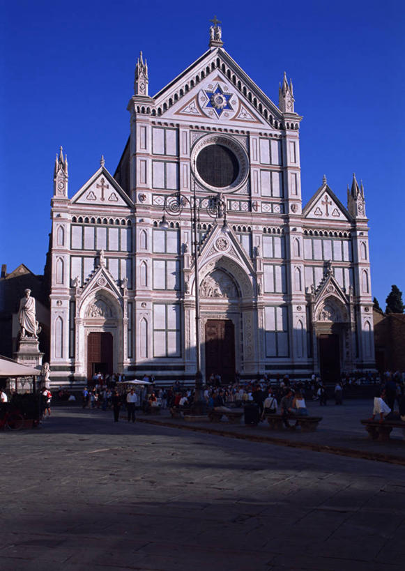 西方人,教堂,走,竖图,室外,白天,正面,旅游,度假,名胜古迹,标志建筑,道路,地标,建筑,路,意大利,佛罗伦萨,欧洲,欧洲人,行人,游客,游人,阴影,服装,节日,遗迹,光线,影子,小路,交通,许多人,古迹,文化,文物,娱乐,建设,古建筑,路人,旅客,衣服,蓝色,蓝天,天空,阳光,天,祈祷,一群人,享受,休闲,健康,旅游胜地,放松,许愿,宗教,服饰,信仰,晴朗,纪念,祈求,基督教,衣着,托斯卡纳,穿着,南欧,天主教,信念,古文明,万里无云,意大利共和国,首府,圣十字教堂,衣饰,百花之城,翡冷翠,托斯卡纳大区,过客,平安,男人,男性,年轻男性,年轻女性,女人,女性,白种人,晴空,晴空万里,步行,散步,走路,彩图,全身,大教堂,礼拜堂