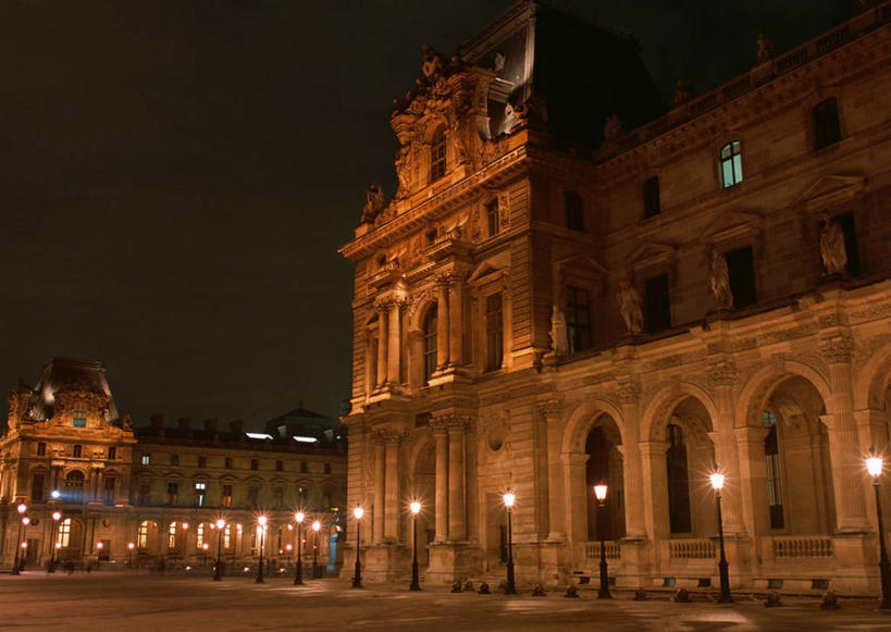 无人,博物馆,横图,室外,夜晚,仰视,旅游,度假,标志建筑,地标,建筑,路灯,照明,法国,巴黎,欧洲,一排,许多,阴影,研究,艺术,整齐,光线,影子,灯光,卢浮宫,首都,教育,娱乐,建设,灯,排列,享受,休闲,旅游胜地,放松,展览,照亮,照明设备,队列,欣赏,陈列,法兰西共和国,法兰西第五共和国,罗浮宫博物馆,典藏,彩图,低角度拍摄