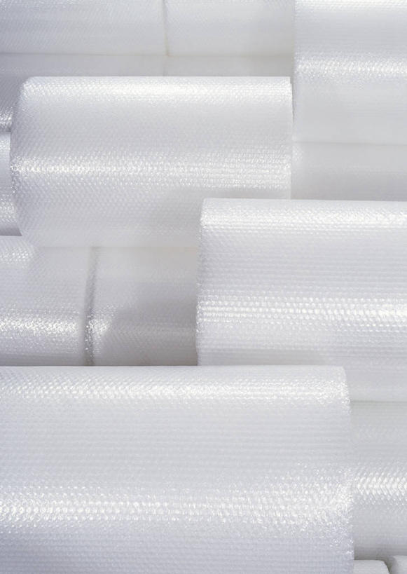 无人,竖图,室内,特写,白天,正面,静物,阴影,反射,包装,包装纸,影子,纸,纸张,白色,卫生,包装材料,纯真,气泡膜,洁净,光明,恬静,中间色,朴素,清白,泡泡膜,气垫薄膜,气垫膜,气泡薄膜,气泡布,气泡纸,气珠膜,彩图