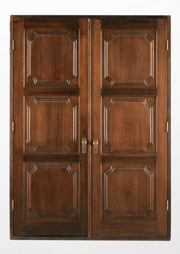 无人,竖图,室内,特写,白天,白色背景,正面,门,静物,金属制品,关闭,丰富,金属,木制,雕刻,褐色,两个,把手,门把手,木制品,门框,成熟,摄影,影棚,门把,封闭,一扇,雕镂,雕琢,镌刻,谦让,随和,拉手,彩图,影棚拍摄,拍摄