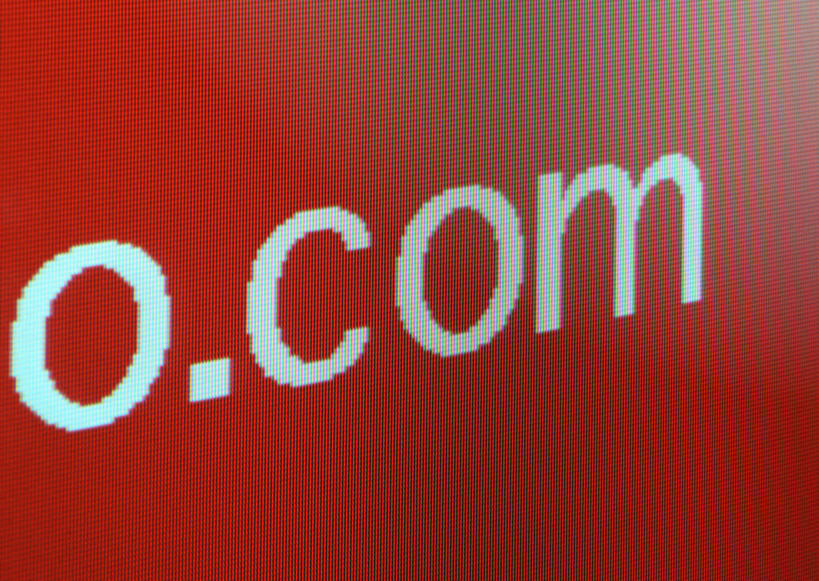 无人,横图,室内,白天,正面,互联网,科技,一排,红色背景,整齐,因特网,网络,网址,信息,英文,标志,文字,域名,字符,字母,标识,排列,通信,创意,英文字母,队列,地址,彩图