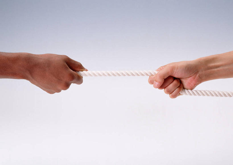 东方人,手,两个人,家庭,夫妻,横图,室内,特写,白天,侧面,爱情,锻炼,运动,拔河,亚洲,握,阴影,灰色背景,反射,影子,浪漫,速度,黄种人,娱乐,绳子,温暖,温馨,一家人,手部,恩爱,力量,平衡,握着,恋人,摄影,影棚,技巧,单手,绳索,协调,和睦,灵敏,柔韧,趣味,耐力,抗争,体育,男人,男性,年轻男性,年轻女性,女人,女性,亚洲人,年轻人,夫妇,情侣,半身,彩图,影棚拍摄,健身,拍摄,伴侣,融洽