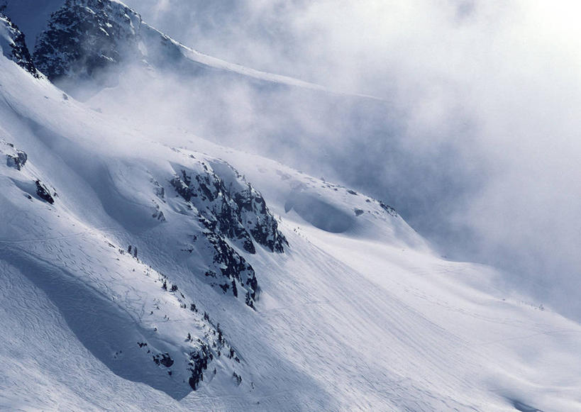 无人,横图,室外,白天,正面,旅游,度假,石头,美景,山,雪,雪山,暴风雪,大暴雪,大雪,加拿大,朦胧,模糊,石子,冰,积雪,景观,山顶,山峰,雪景,冬季,冬天,山峦,娱乐,自然,享受,休闲,景色,放松,寒冷,冰冷,北美,北美洲,自然风光,美洲,沉积岩,北亚美利加洲,亚美利加洲,严寒,冰凉,酷寒,凛冽,凛凛,极冷,颠峰,极峰,水成岩,石块,岩石,暴雪,彩图