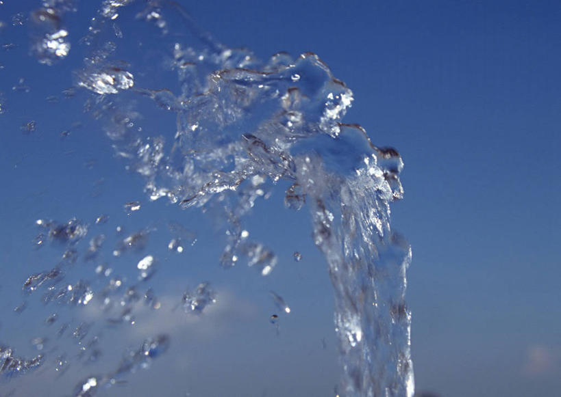 无人,横图,室外,特写,白天,正面,美景,水,阴影,飞溅,朦胧,模糊,清澈,溅,透明,光线,液体,影子,景观,水滴,水珠,蓝色,蓝天,天空,阳光,自然,天,景色,晴朗,喷洒,自然风光,万里无云,通明,明澈,清彻,清亮,晴空,晴空万里,彩图