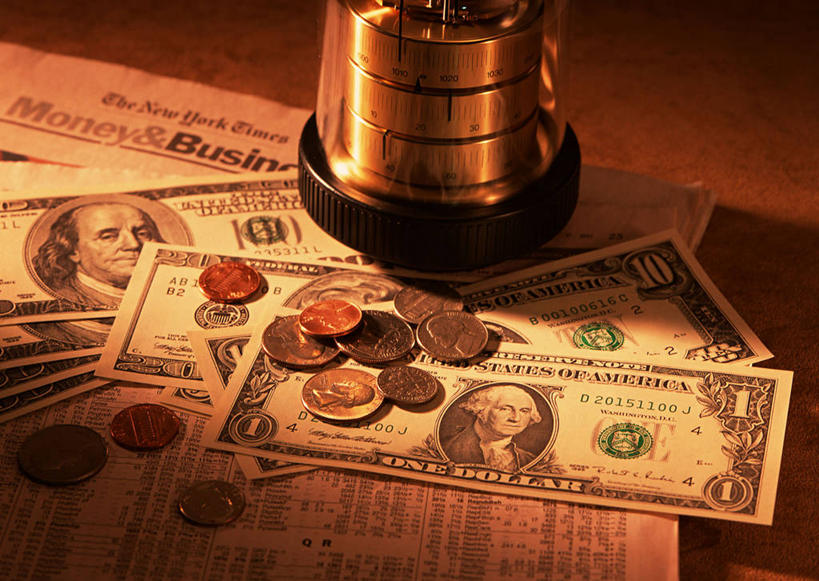 无人,横图,俯视,室内,特写,白天,钱,美元,桌面,桌子,静物,一堆,许多,阴影,堆叠,堆积,反射,木制,钱币,影子,美金,木制品,钞票,金融,纸币,经济,堆,美圆,流通,纸钞,贸易,货币,现金,硬币,彩图,高角度拍摄