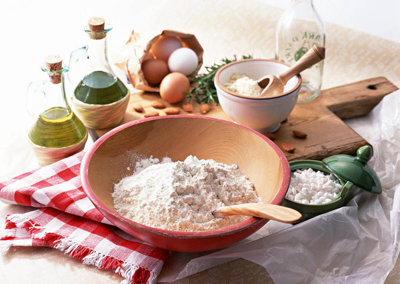 无人,横图,俯视,室内,特写,白天,北海道,日本,亚洲,阴影,反射,粉末,影子,勺子,陶瓷,面粉,食用油,油,橄榄油,陶瓷制品,粮食,餐巾,容器,调羹,汤匙,碗,粉,储藏,农产品,储存,东亚,原材料,植物油,日本国,北海道地方,北海道岛,粉状,保洁方巾,口布,彩图,高角度拍摄,后志支厅,后志综合振兴局,积丹,积丹半岛,贮存,道央