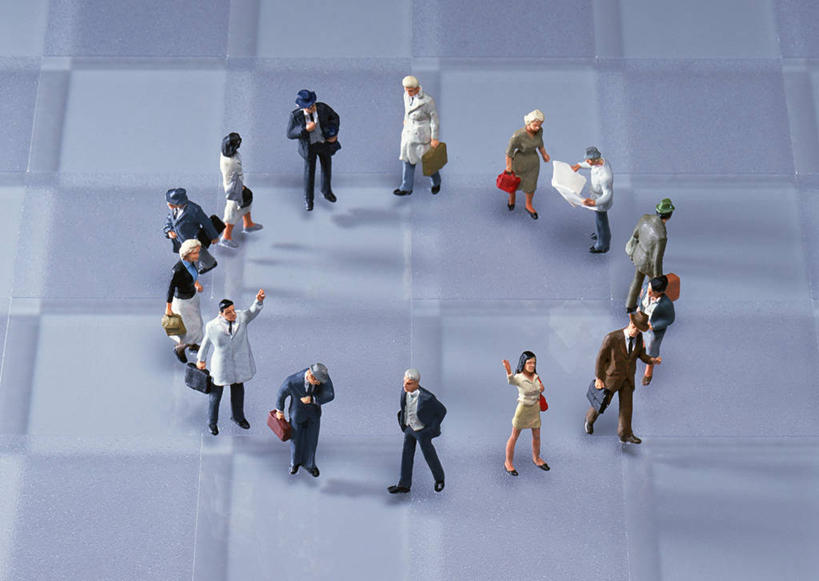 无人,商务人士,商务男性,商务女性,站,走,举,横图,俯视,室内,特写,白天,衬衫,阅读,静物,报纸,雕塑,握,学习,阴影,套装,艺术,装饰,环绕,围绕,反射,包,雕刻,雕像,方格,格子,公文包,影子,许多人,拿,环抱,拿着,注视,紫色,工艺品,观察,看,托,站着,一群人,浏览,握着,公事包,观看,纪念,美术,察看,关注,主题,商务装,陈列,工薪阶层,功能,美学,萦绕,男人,男性,年轻男性,年轻女性,女人,女性,白领,上班族,步行,举起,举手,举着,散步,向上举,向上伸,向上托,站立,走路,彩图,高角度拍摄,全身,衬衣