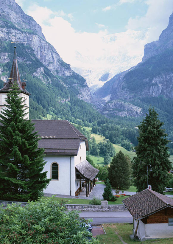 无人,教堂,竖图,室外,白天,正面,旅游,度假,草地,草坪,石头,美景,山,树林,雪,雪山,植物,大雪,标志建筑,地标,建筑,瑞士,欧洲,阴影,节日,光线,石子,影子,冰,积雪,景观,山顶,山峰,雪景,云,云朵,冬季,冬天,山峦,首都,云彩,文化,娱乐,建设,伯尔尼,草,树,树木,蓝色,绿色,白云,蓝天,天空,阳光,自然,天,祈祷,享受,休闲,健康,旅游胜地,景色,放松,寒冷,许愿,宗教,信仰,生长,晴朗,成长,纪念,祈求,冰冷,基督教,天主教,自然风光,信念,中欧,沉积岩,严寒,瑞士联邦,冰凉,酷寒,凛冽,凛凛,极冷,伯尔尼州,颠峰,极峰,少女峰,水成岩,因特拉肯,劳特布龙嫩,平安,石块,岩石,晴空,彩图,大教堂,礼拜堂