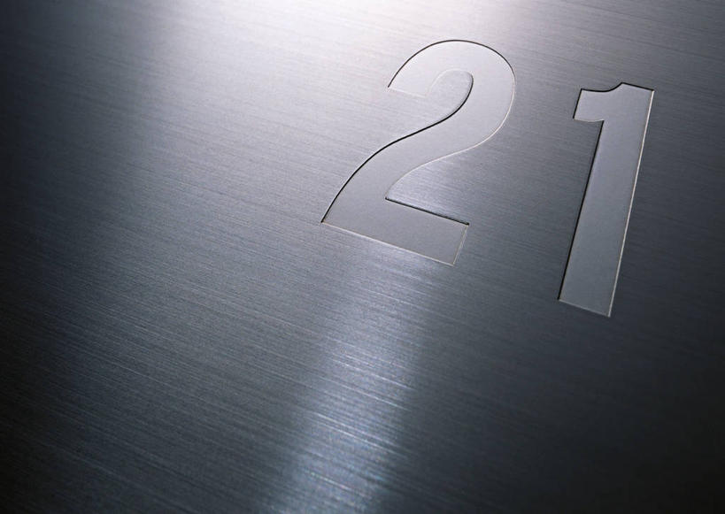 无人,横图,俯视,室内,特写,白天,静物,金属制品,阴影,灰色背景,时间,反射,二十一世纪,世纪,金属,标志,数字,文字,影子,字符,标识,两个,摄影,阿拉伯数字,影棚,彩图,高角度拍摄,影棚拍摄,拍摄,21世纪,年代,新世纪