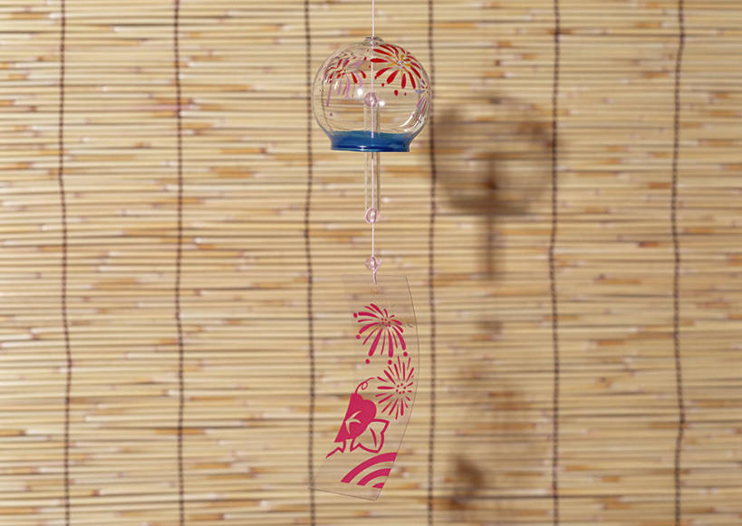 无人,横图,室内,特写,白天,正面,幸福,运气,静物,风铃,吊挂,悬挂,阴影,装饰,反射,影子,挂,一个,帘子,祈祷,祈福,警示,许愿,单个,华丽,修饰,祈求,门帘,吉祥,点缀,平和,问候,警惕,衬托,美观,雅致,雅观,思念,想念,玉振,幸运,占风铎,彩图