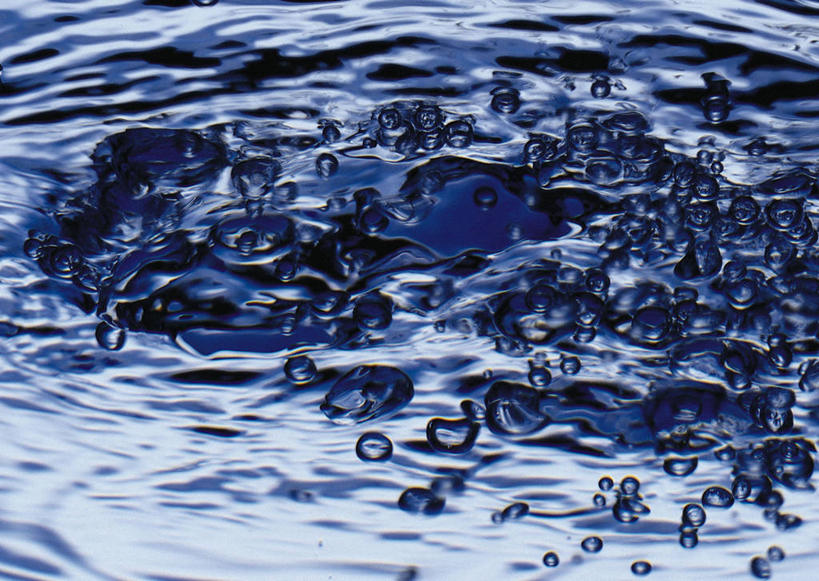 无人,横图,室内,特写,白天,正面,水,阴影,波纹,透明,反射,液体,影子,气泡,水滴,涟漪,漩涡,水泡,蓝色,水纹,泡泡,波浪,圆弧,水晕,理智,沉静,冷色,高深,冷淡,彩图