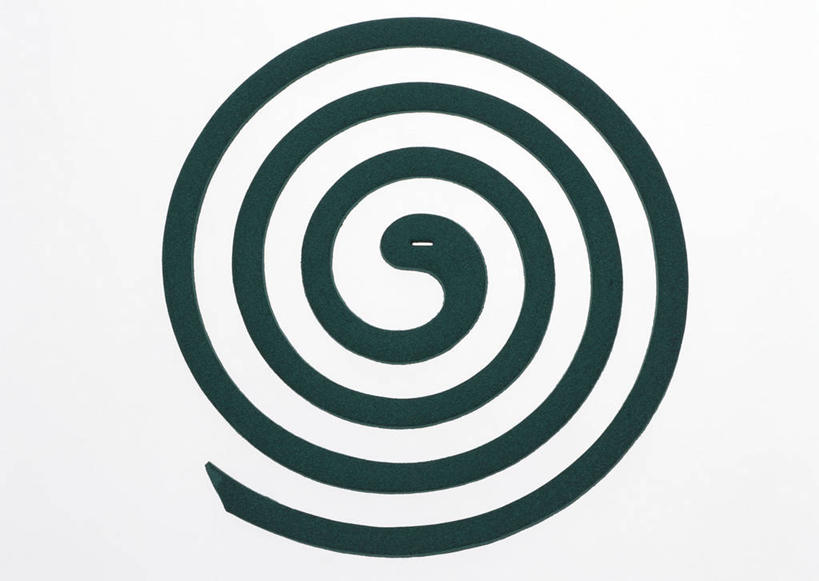 无人,横图,俯视,室内,特写,白天,白色背景,阴影,反射,螺旋,蚊香,影子,绿色,一盘,摄影,影棚,盘香,彩图,高角度拍摄,影棚拍摄,拍摄,驱蚊物