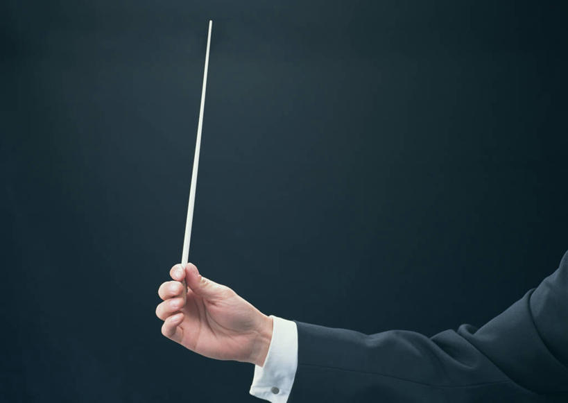 东方人,手,一个人,横图,室内,特写,白天,正面,西装,亚洲,仅一个男性,仅一个人,握,黑色背景,套装,正装,棒子,指挥棒,拿,指挥,指挥家,拿着,职业装,黄种人,仅一个年轻男性,手部,握着,摄影,影棚,单手,节奏,节拍,男人,男性,年轻男性,亚洲人,半身,彩图,影棚拍摄,拍摄,短小,音乐艺术家,棍棒