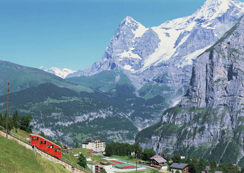 无人,家,横图,俯视,室外,白天,旅游,度假,草地,草坪,美景,山,树林,雪,雪山,植物,大雪,瑞士,欧洲,阴影,光线,影子,房屋,屋子,冰,积雪,景观,山峰,雪景,冬季,冬天,公寓,山峦,首都,娱乐,洋房,楼房,伯尔尼,住宅,缆车,草,树,树木,蓝色,绿色,蓝天,天空,阳光,自然,交通工具,天,享受,休闲,景色,放松,寒冷,生长,晴朗,成长,冰冷,自然风光,索道,中欧,万里无云,严寒,瑞士联邦,冰凉,酷寒,凛冽,凛凛,极冷,伯尔尼州,缆索铁路,因特拉肯,艾格峰,晴空,晴空万里,彩图,高角度拍摄,房子