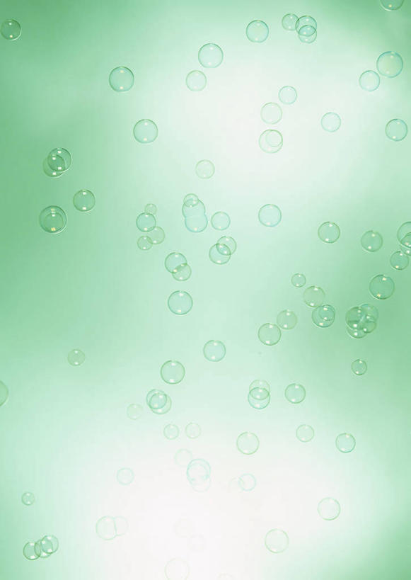 无人,竖图,室内,特写,白天,正面,化妆,美容,水,护肤,阴影,反射,泡沫,液体,影子,水滴,泡泡,化妆品,肥皂,香皂,日用品,洗浴用品,清洁,保养,享受,休闲,放松,保健,护肤品,化妆用品,护肤用品,舒缓,养颜,去污,紧肤,嫩肤,洗涤,彩图