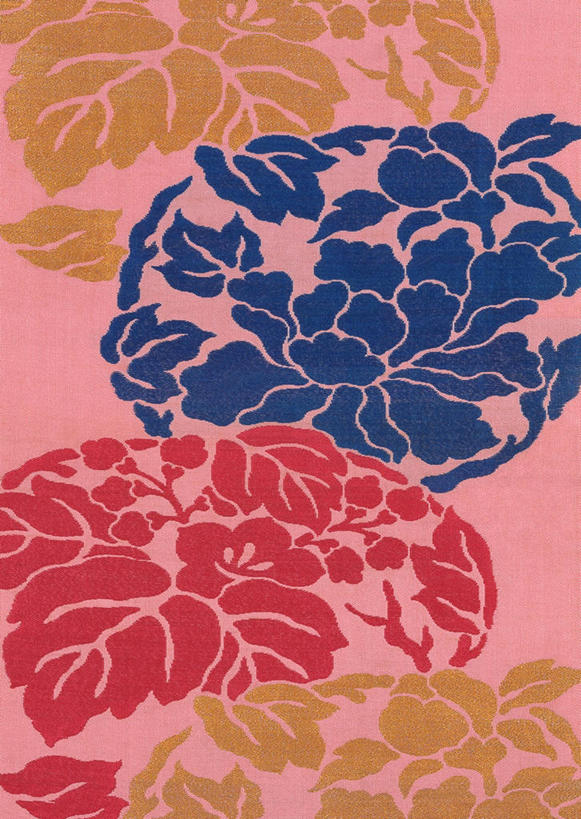 无人,竖图,室内,白天,正面,刺绣,花纹,艺术,装饰,盛开,手工艺品,花蕾,文化,花,花瓣,花朵,鲜花,黄色,红色,蓝色,工艺品,花苞,花蕊,华丽,修饰,苏绣,点缀,高雅,斑纹,自信心,品位,衬托,美观,雅致,雅观,彩图,女红,针绣,针黹,黹