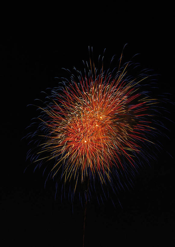 无人,竖图,室外,夜晚,正面,烟火,飞溅,黑色背景,溅,焰火,壮丽,喷洒,礼花,烂漫,花炮,礼花炮,灿艳,绮丽,绚丽,烟花,彩图