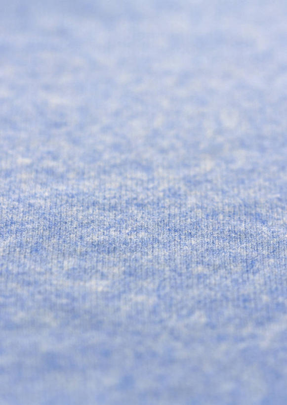 无人,竖图,室内,特写,白天,正面,静物,一块,透明,纹路,纺织物,纹理,蓝色,毛巾,清洁,保暖,透气,防水,肌理,理智,沉静,冷色,高深,冷淡,储水,耐磨,吸水,彩图