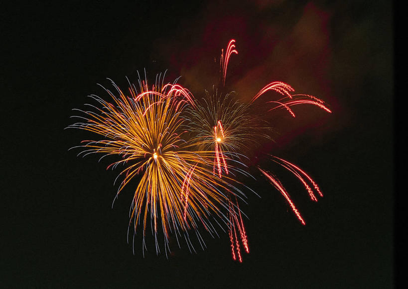 无人,横图,彩色,室外,特写,夜晚,仰视,热情,烟火,火,阴影,飞溅,黑色背景,节日,庆祝,溅,光线,火苗,火焰,影子,辉煌,燃烧,文化,红色,焰火,点燃,庆典,灿烂,橙色,纪念,五颜六色,庆贺,色彩斑斓,火光,喷洒,祝贺,礼花,五彩缤纷,花炮,礼花炮,五彩斑斓,绚烂,光耀,五光十色,烟花,彩图,低角度拍摄