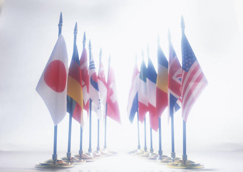 无人,横图,室内,特写,白天,白色背景,正面,静物,旗帜,国旗,一排,许多,阴影,朦胧,模糊,整齐,并列,并排,反射,日本国旗,影子,很多,星条旗,排列,美国国旗,摄影,影棚,队列,平行,法国国旗,意大利国旗,德国国旗,旗,彩图,影棚拍摄,拍摄,美利坚合众国国旗,日章旗,三色旗,荷兰国旗