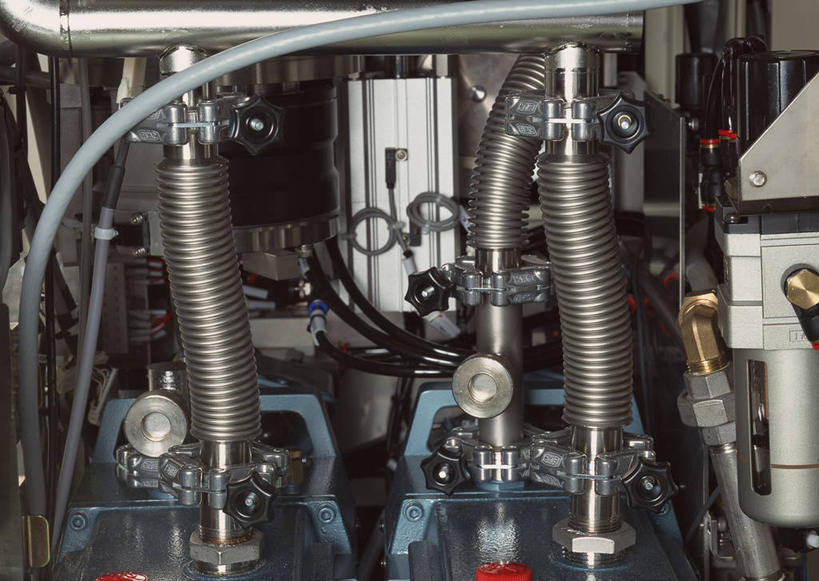 无人,工厂,横图,室内,特写,白天,正面,机器,零件,齿轮,静物,金属制品,连接,组合,金属,弹簧,螺旋,机械,拉伸,链接,螺母,制造,螺帽,机床,五金,变形,紧固,拼接,拼凑,螺丝帽,弹性,车床,拼合,凑集,聚合,撮合,链结,牢固,弹力,彩图,工地,制造厂,工具机,工作母机,弹鐄