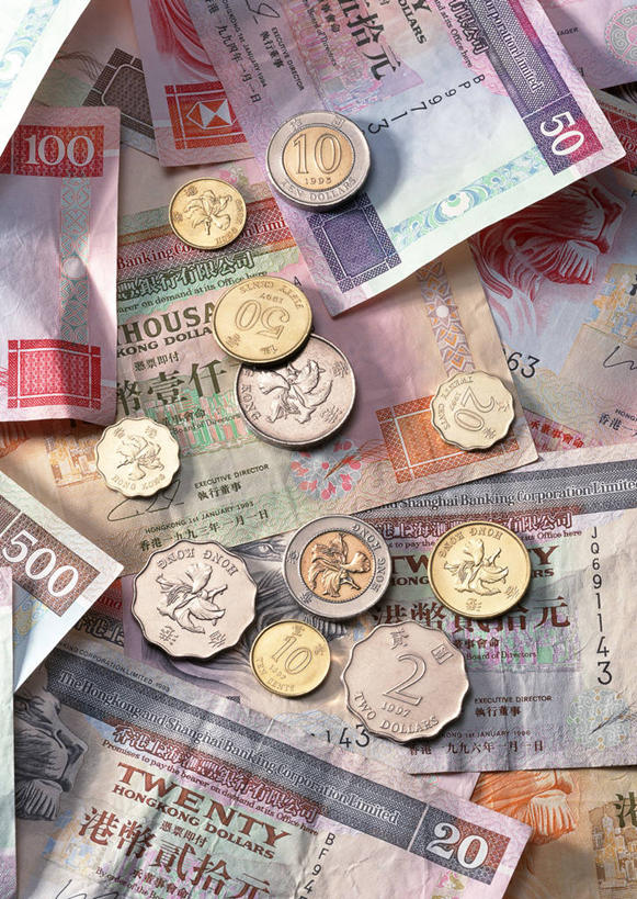 无人,竖图,俯视,室内,特写,白天,钱,静物,一堆,许多,阴影,堆叠,堆积,反射,英文,标志,钱币,数字,文字,影子,字符,字母,银色,很多,标识,金色,钞票,金融,纸币,摄影,阿拉伯数字,影棚,港币,经济,堆,英文字母,流通,纸钞,贸易,货币,现金,硬币,彩图,高角度拍摄,影棚拍摄,拍摄,港元
