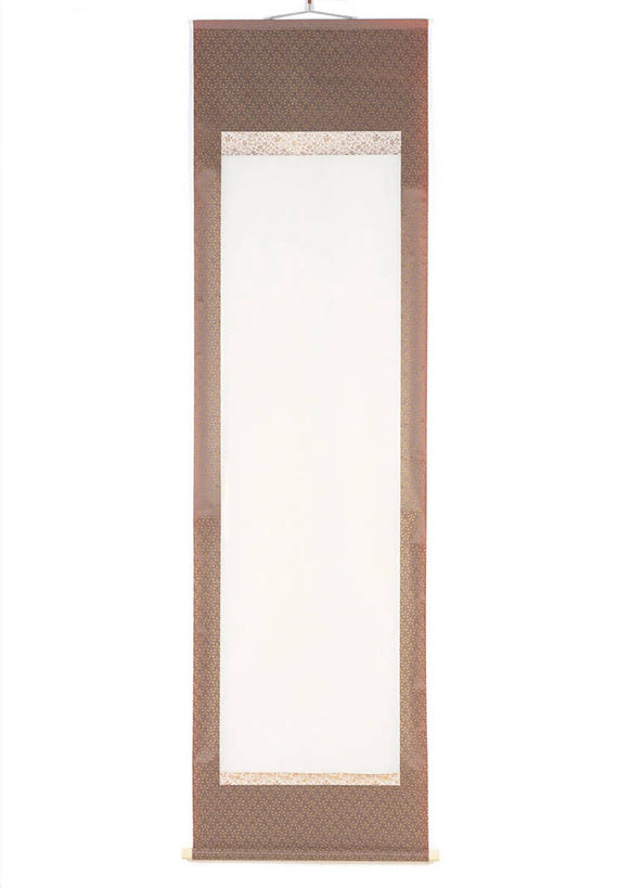 无人,竖图,室内,特写,白天,白色背景,正面,静物,相框,艺术,装饰,方形,书法,纸,褐色,文化,白色,框架,摄影,影棚,华丽,修饰,卷轴,点缀,毛笔字,宣纸,衬托,美观,雅致,雅观,纸寿千年,纸中之王,泾县纸,彩图,影棚拍摄,拍摄,中国书法,带轴,轴杆