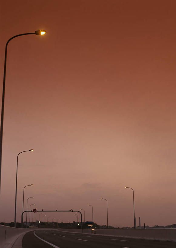 无人,竖图,室外,白天,仰视,旅游,度假,日落,标志建筑,道路,地标,建筑,路,路灯,公路,照明,神奈川,日本,亚洲,阴影,光线,影子,晚霞,霞光,落日,高架,灯光,交通,神奈川县,娱乐,建设,灯,黄昏,享受,休闲,旅游胜地,彩霞,放松,照亮,照明设备,高架桥,东亚,高架道路,跨线桥,本州,关东地方,本州岛,日本国,首都高速,首都高速道路,夕照,薄暮,夕阳,彩图,低角度拍摄,傍晚,斜阳