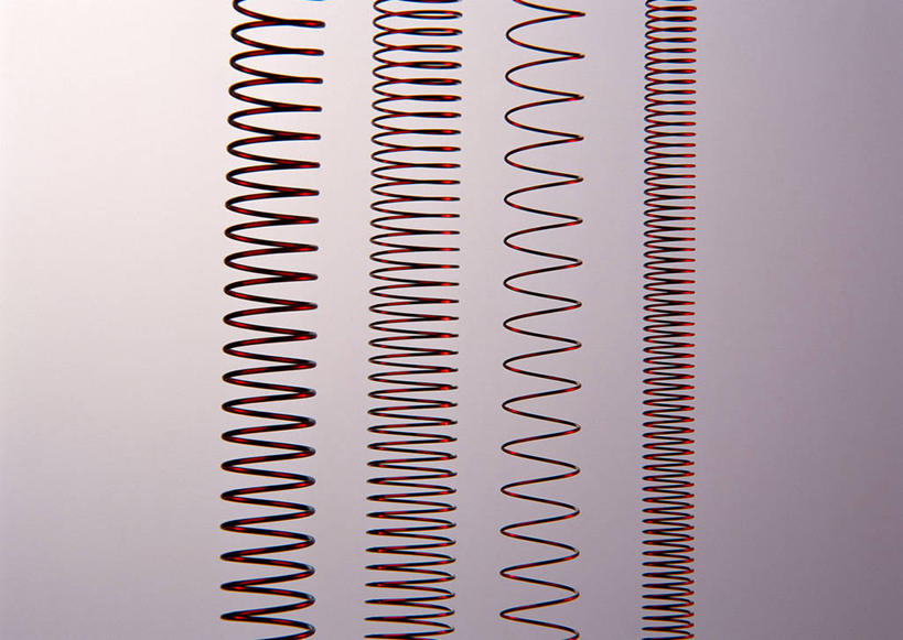 无人,横图,室内,特写,白天,正面,纯洁,零件,静物,一排,整齐,弹簧,螺旋,银色,排列,四个,拉伸,摄影,信仰,影棚,变形,队列,高贵,弹性,雅致,弹力,彩图,影棚拍摄,拍摄,弹鐄