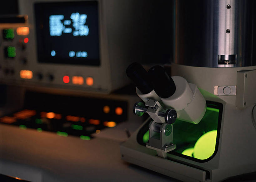 无人,横图,室内,白天,正面,显示器,仪器,阴影,检查,反射,分析,光线,科学,屏幕,显微镜,影子,实验室,研究室,灯光,显示屏,观察,清晰,探索,放大,观看,仔细,透镜,凸透镜,聚焦,关注,输出设备,试验室,光学,清楚,彩图,透射电子显微镜