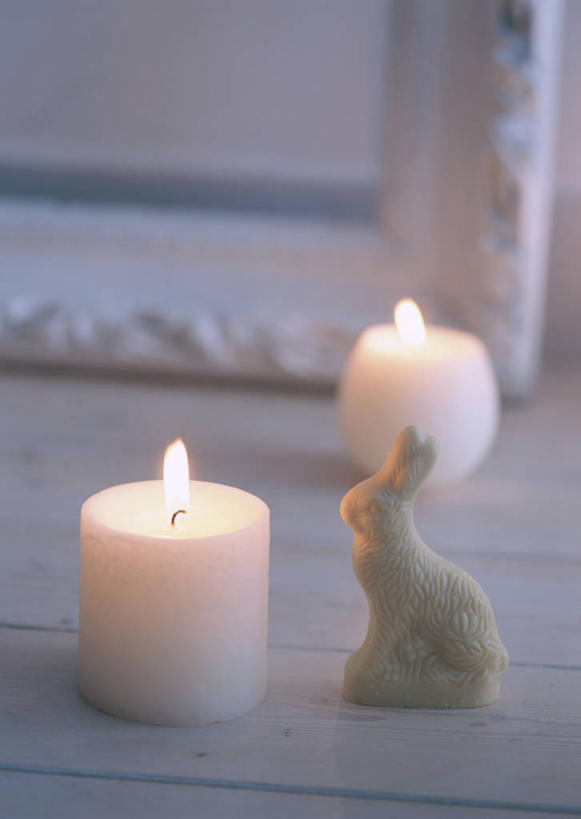 无人,竖图,室内,特写,白天,正面,桌面,桌子,哺乳动物,雕塑,朦胧,模糊,艺术,装饰,木制,兔子,雕刻,雕像,画框,白色,动物,木制品,工艺品,纪念,华丽,修饰,兔,美术,点缀,主题,陈列,功能,美学,衬托,美观,雅致,雅观,彩图