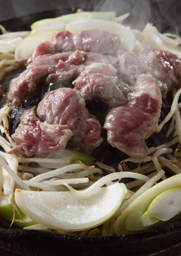 无人,竖图,俯视,室内,特写,白天,烹饪,雾,蔬菜,阴影,沸腾,灰色背景,朦胧,模糊,新鲜,反射,蒸汽,影子,豆芽,黄豆芽,肉,日本料理,牛肉,料理,食品,水蒸气,雾气,菜肴,美食,肉类,食物,日式料理,日式,摄影,佳肴,有机食品,绿色食品,影棚,气体,豆芽菜,肉食,芽苗菜,蒸发,寿喜锅,彩图,高角度拍摄,影棚拍摄,拍摄,牛肉火锅