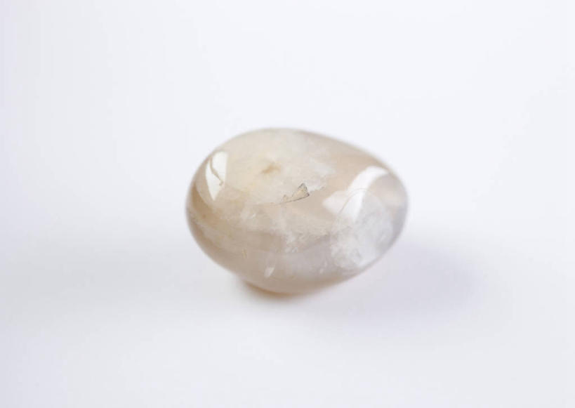 无人,横图,俯视,室内,特写,白天,白色背景,石头,静物,一块,阴影,反射,石子,影子,白色,摄影,影棚,长石,石块,岩石,彩图,高角度拍摄,影棚拍摄,拍摄,微斜长石,月长石,月光石,月光石引