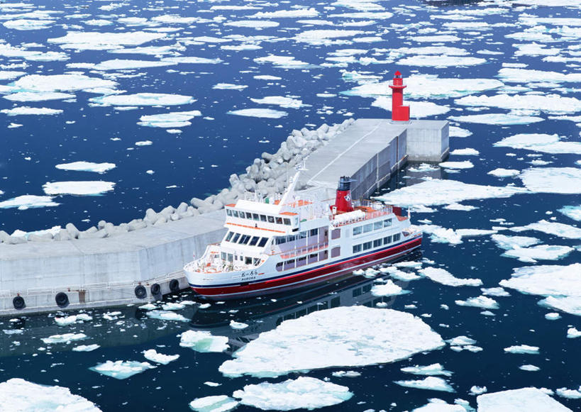 无人,横图,俯视,室外,白天,旅游,度假,冰山,海浪,海洋,美景,山,道路,船,北海道,日本,亚洲,一艘,阴影,光线,信息,影子,冰,景观,浪花,山峰,灯塔,交通,山峦,方向,娱乐,冰川,阳光,自然,海水,交通工具,破冰船,享受,休闲,景色,放松,寒冷,引导,指引,冰冷,自然风光,载具,冰河,海景,东亚,日本国,北海道地方,北海道岛,严寒,冰凉,酷寒,凛冽,凛凛,极冷,航标,大海,风浪,海,海水的波动,近岸浪,涌浪,彩图,高角度拍摄,导航