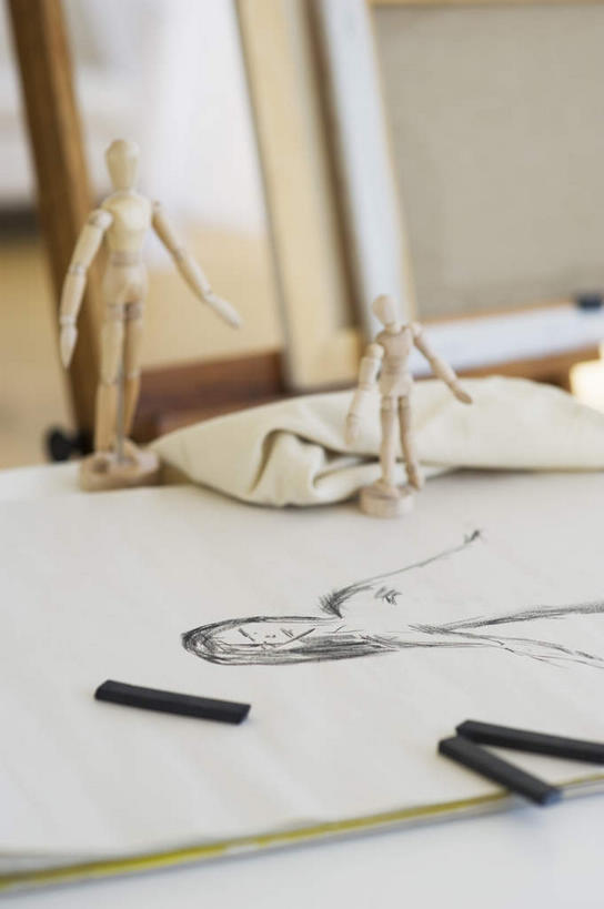 无人,办公室,竖图,室内,特写,白天,正面,电脑,显示器,鼠标,键盘,摆设,家具,桌子,静物,阴影,朦胧,模糊,艺术,装饰,反射,网络,人偶,图纸,影子,办公桌,设计图,文化,输入设备,通讯设备,装饰品,一个,模型,装饰物,工艺品,台式电脑,单个,华丽,修饰,点缀,高雅,木偶,通信设备,饰物,工程图,草图,蓝图,简洁,输出设备,办公家具,衬托,美观,雅致,雅观,木偶人,木人,设计,彩图