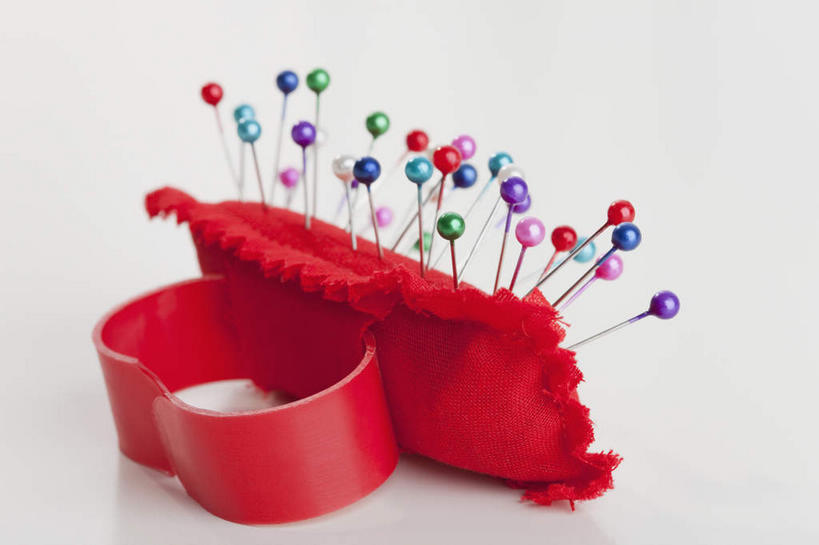 无人,横图,俯视,彩色,室内,特写,白天,白色背景,生活用品,静物,许多,阴影,反射,影子,办公用品,很多,文具,一个,红色,学习用品,垫子,日用品,摄影,影棚,单个,五颜六色,文具用品,色彩斑斓,五彩缤纷,五彩斑斓,五光十色,彩图,高角度拍摄,影棚拍摄,拍摄,大头针