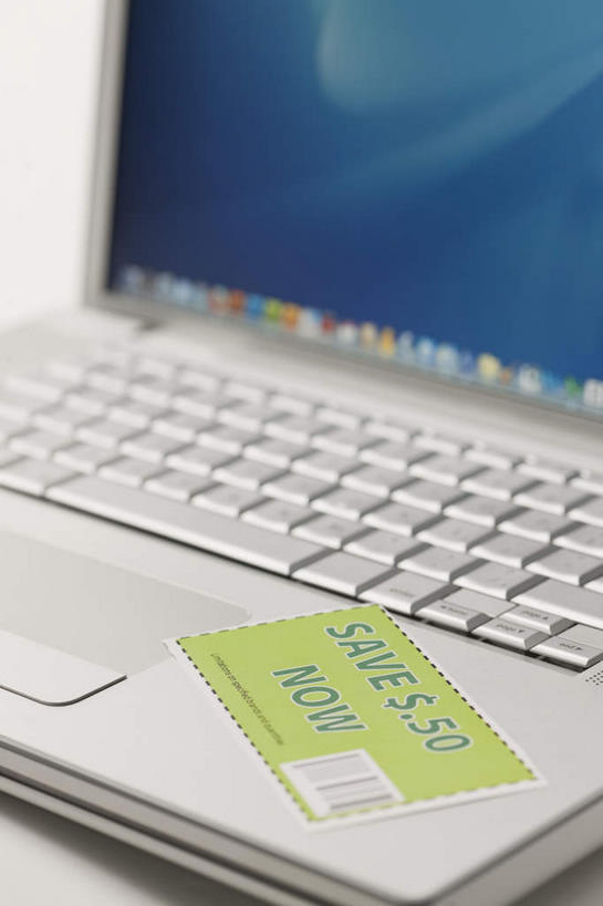 无人,竖图,俯视,室内,特写,白天,白色背景,电脑,笔记本电脑,电子,静物,一张,网络,信息,英文,标签,标志,符号,数字,文字,字符,字母,通讯设备,标识,摄影,阿拉伯数字,影棚,英文字母,一台,条形码,无线,编码,通信设备,无线网络,条码,无线上网,便携式电脑,折扣,手提电脑,彩图,高角度拍摄,影棚拍摄,拍摄,商业,优惠,优惠券,优待券,券