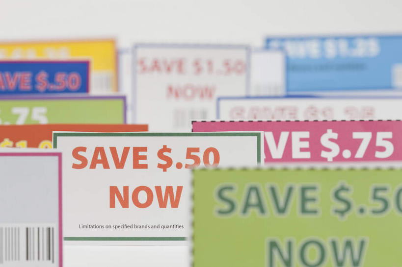 无人,横图,俯视,室内,特写,白天,白色背景,电子,静物,许多,信息,英文,标签,标志,符号,数字,文字,字符,字母,很多,标识,摄影,阿拉伯数字,影棚,英文字母,条形码,编码,条码,折扣,彩图,高角度拍摄,影棚拍摄,拍摄,商业,优惠,优惠券,优待券,券