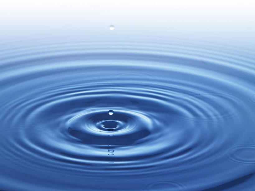 无人,横图,俯视,室内,特写,白天,水,阴影,波纹,透明,反射,液体,影子,水滴,涟漪,滴落,蓝色,水纹,波浪,摄影,影棚,水晕,通明,彩图,高角度拍摄,影棚拍摄,拍摄