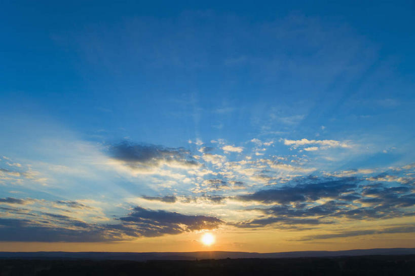 无人,横图,室外,白天,正面,旅游,度假,美景,日落,美国,阴影,光线,影子,地平线,景观,晚霞,霞光,落日,辽阔,地面,娱乐,阳光,自然,黄昏,享受,休闲,广阔,景色,彩霞,放松,一望无际,北美,北美洲,自然风光,延伸,美洲,宾夕法尼亚,宾夕法尼亚州,宾州,拱顶石州,拱心石之州,宾氏林地,首府,天地相交,北亚美利加洲,亚美利加洲,葛底斯堡,无边无际,一马平川,夕照,盖茨堡国家军事公园,盖茨堡,亚当斯县,夕阳,彩图,斜阳