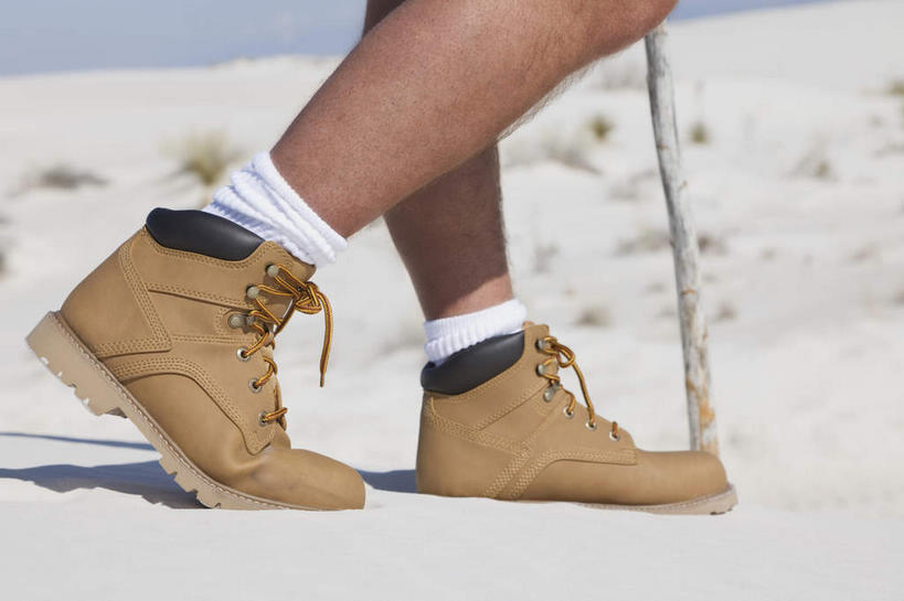 西方人,腿部,腿,一个人,公园,走,横图,室外,特写,白天,侧面,草地,草坪,美景,沙漠,植物,鞋子,欧洲,美国,欧洲人,仅一个男性,仅一个人,仅一个中年男性,阴影,朦胧,模糊,光线,棍子,影子,景观,草,绿色,阳光,自然,景色,休闲鞋,北美,北美洲,国家公园,自然风光,美洲,新墨西哥,新墨西哥州,北亚美利加洲,亚美利加洲,迷人之地,迷人之州,白沙国家纪念碑,白沙国家公园,男人,男性,中年男性,白种人,大漠,砂漠,步行,散步,走路,半身,彩图