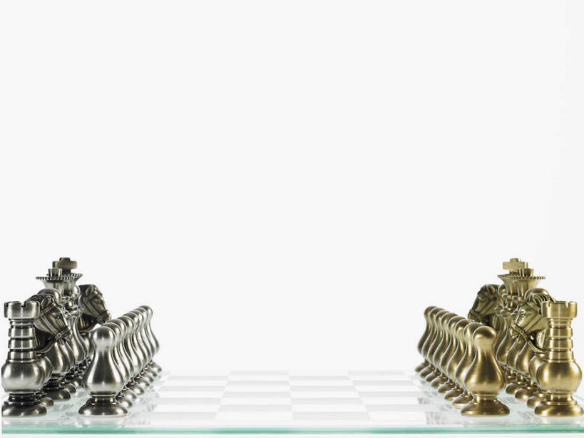 无人,横图,室内,特写,白天,白色背景,正面,游戏,快乐,比赛,竞争,马,静物,一排,阴影,整齐,反射,方格,格子,影子,城堡,银色,玩,娱乐,骑士,车,排列,象棋,休闲,金色,棋子,棋盘,国际象棋,益智,摄影,影棚,活动,国王,队列,对立,发泄,消遣,智力,皇后,坚持,宣泄,对峙,玩耍,嬉戏,彩图,影棚拍摄,拍摄,兵,后,近卫军,王