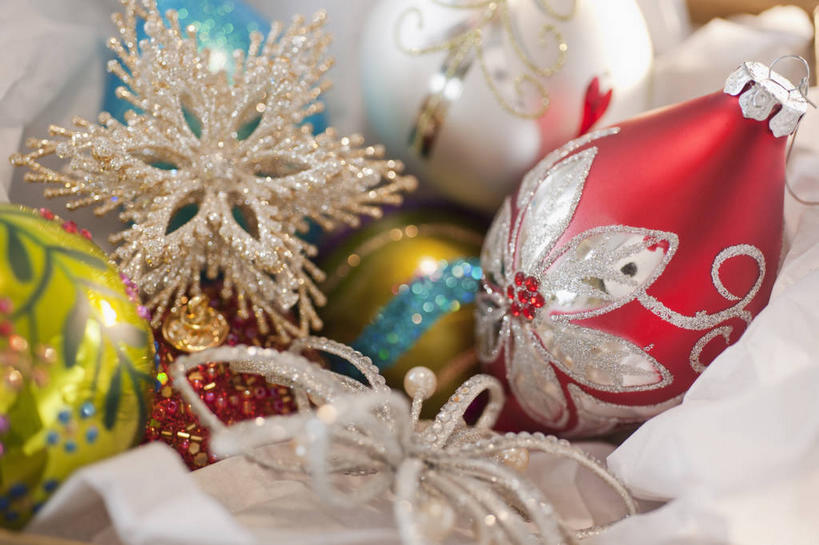 无人,横图,俯视,室内,特写,白天,游戏,静物,玩具,圣诞节,一堆,许多,堆叠,堆积,节日,庆祝,装饰,透明,挂饰,圣诞球,很多,玩,文化,娱乐,球,玻璃球,庆典,休闲,球体,水晶球,益智,摄影,影棚,活动,纪念,堆,华丽,修饰,点缀,发泄,消遣,智力,雪花玻璃球,宣泄,衬托,美观,雅致,雅观,圣诞雪花球,玩耍,嬉戏,彩图,高角度拍摄,影棚拍摄,拍摄