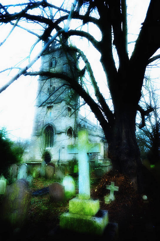 无人,教堂,竖图,室外,白天,正面,旅游,度假,名胜古迹,标志建筑,地标,建筑,英国,欧洲,废弃,节日,古老,破旧,遗迹,陈旧,十字架,古迹,文化,文物,娱乐,建设,古建筑,英格兰,祈祷,享受,休闲,墓地,健康,旅游胜地,放松,许愿,宗教,信仰,纪念,祈求,基督教,西欧,天主教,大不列颠,坟场,信念,古文明,大不列颠及北爱尔兰联合王国,大不列颠联合王国,日不落英帝国,陈腐,废除,布里斯托尔,布里斯托,平安,彩图,大教堂,礼拜堂