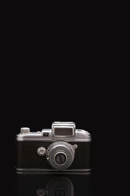 无人,横图,室内,特写,白天,正面,静物,相机,阴影,黑色背景,反射,影子,拍照,黑色,数码相机,摄影,影棚,一部,照相机,彩图,影棚拍摄,拍摄,照相