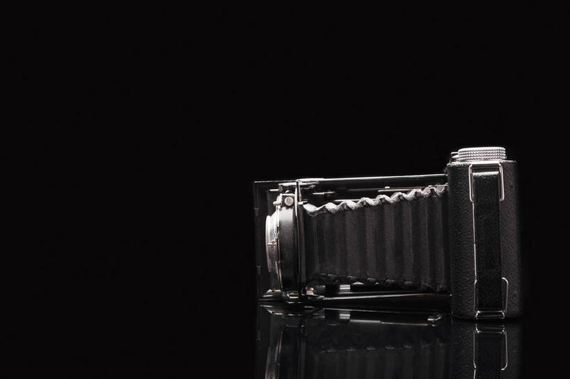 无人,竖图,室内,特写,白天,正面,静物,相机,阴影,黑色背景,反射,影子,拍照,黑色,数码相机,摄影,影棚,一部,照相机,彩图,影棚拍摄,拍摄,照相